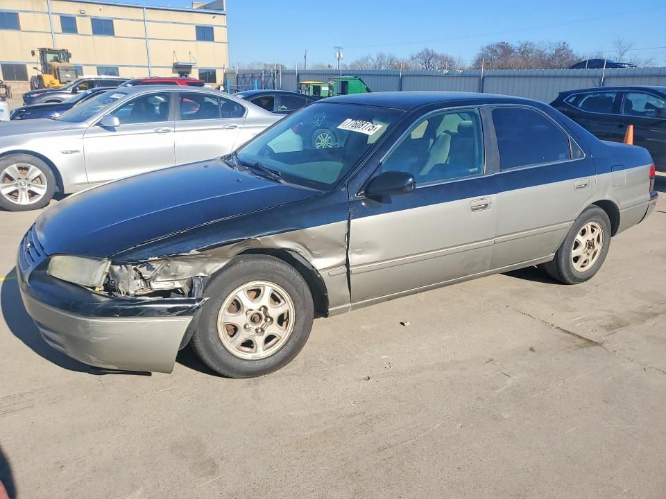 1999 Toyota Camry le
