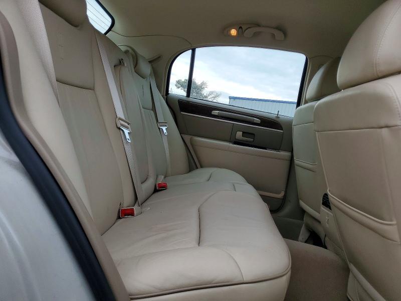 2007 Lincoln Town car Designer
