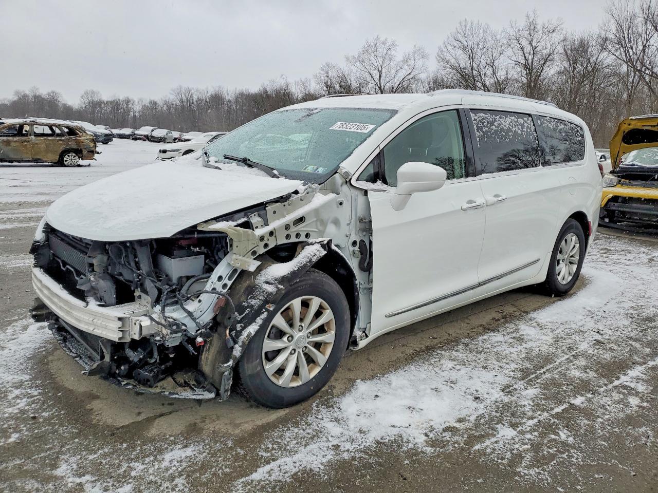 2018 Chrysler Pacifica Touring l