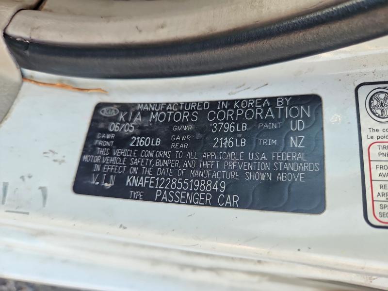 2005 KIA Spectra lx