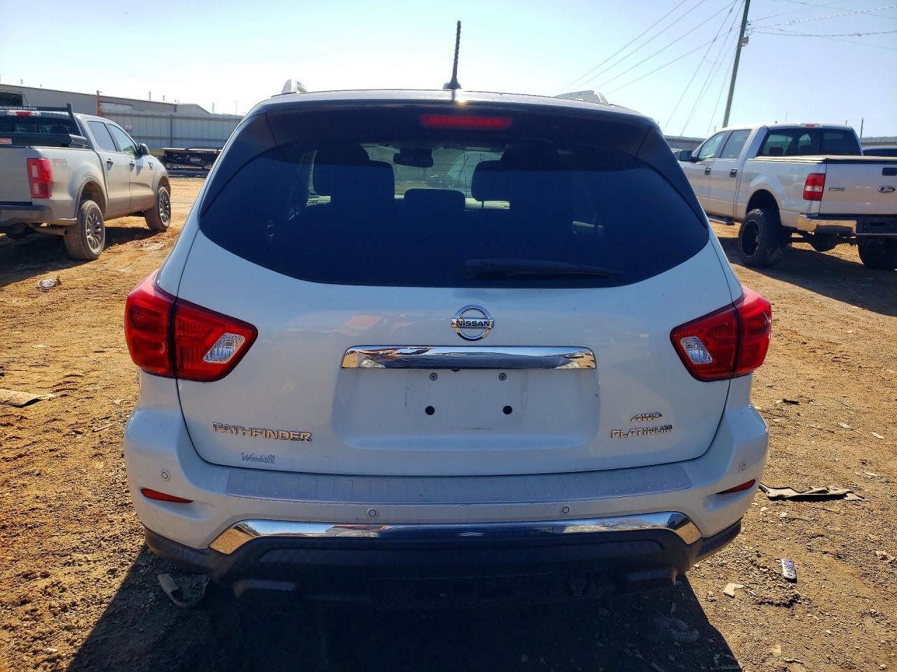 2017 Nissan Pathfinder s