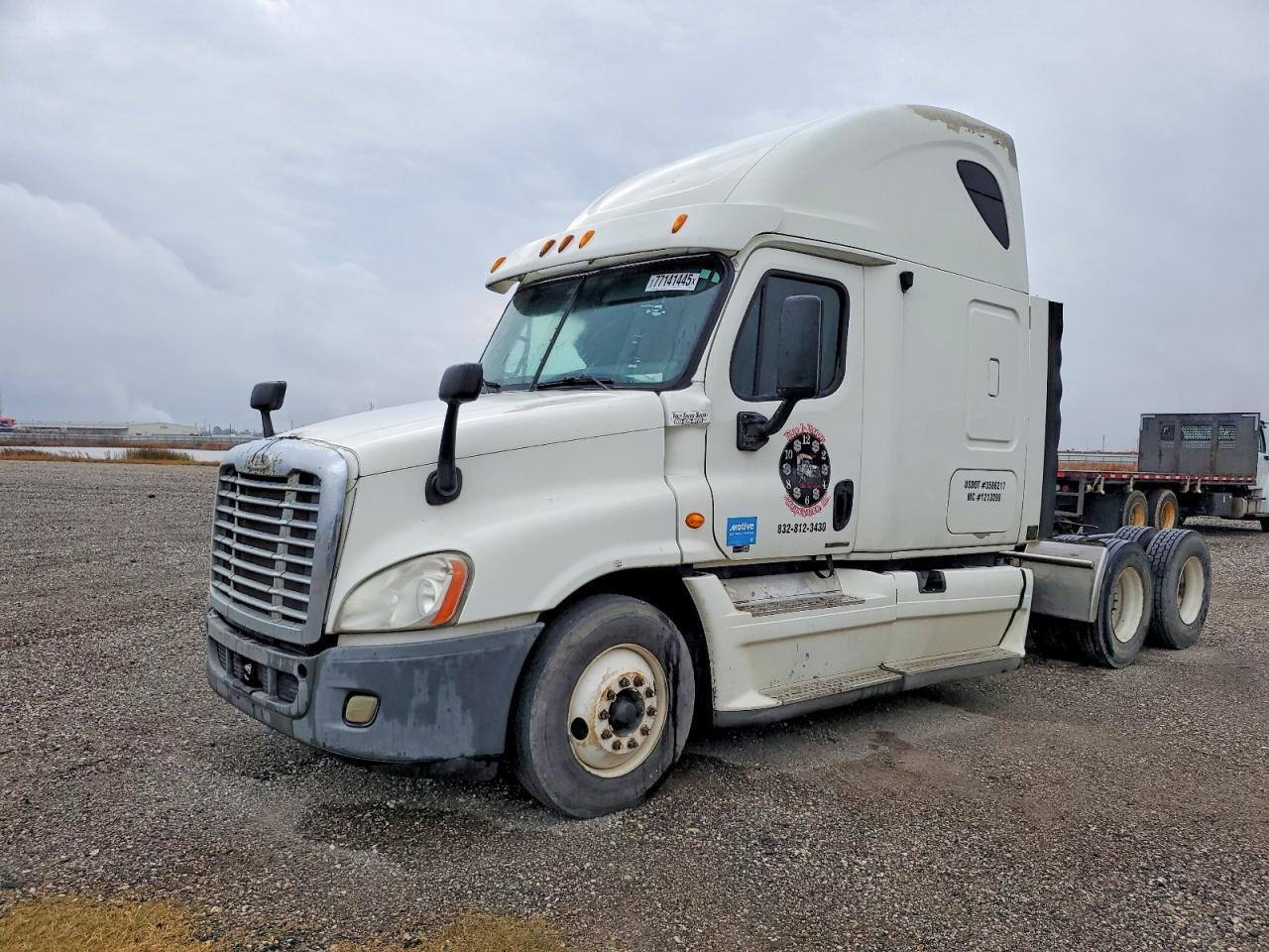 2012 Freightliner Cascadia Semi Truck
