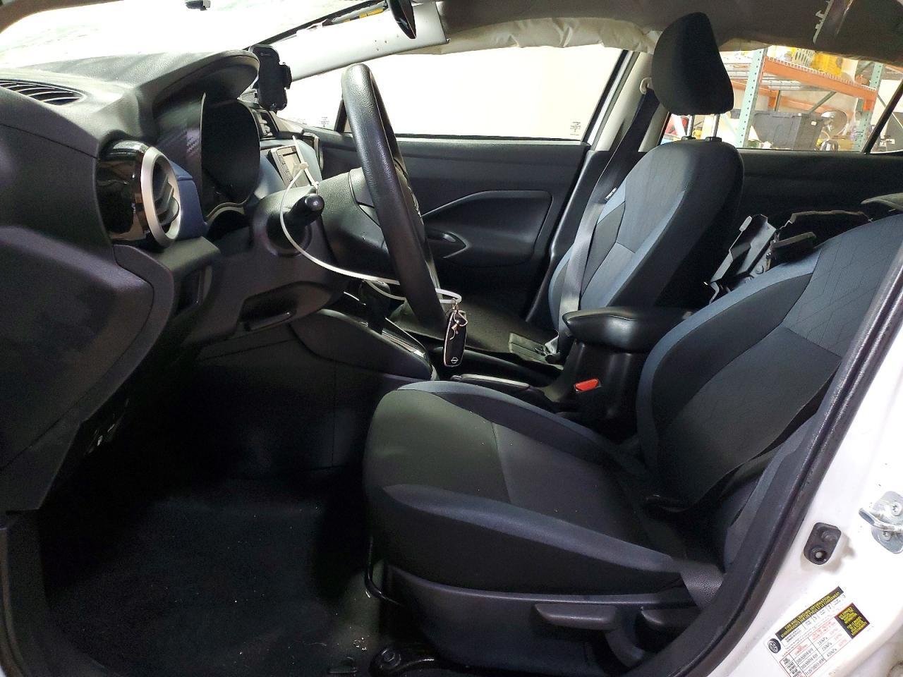 2023 Nissan Versa sv