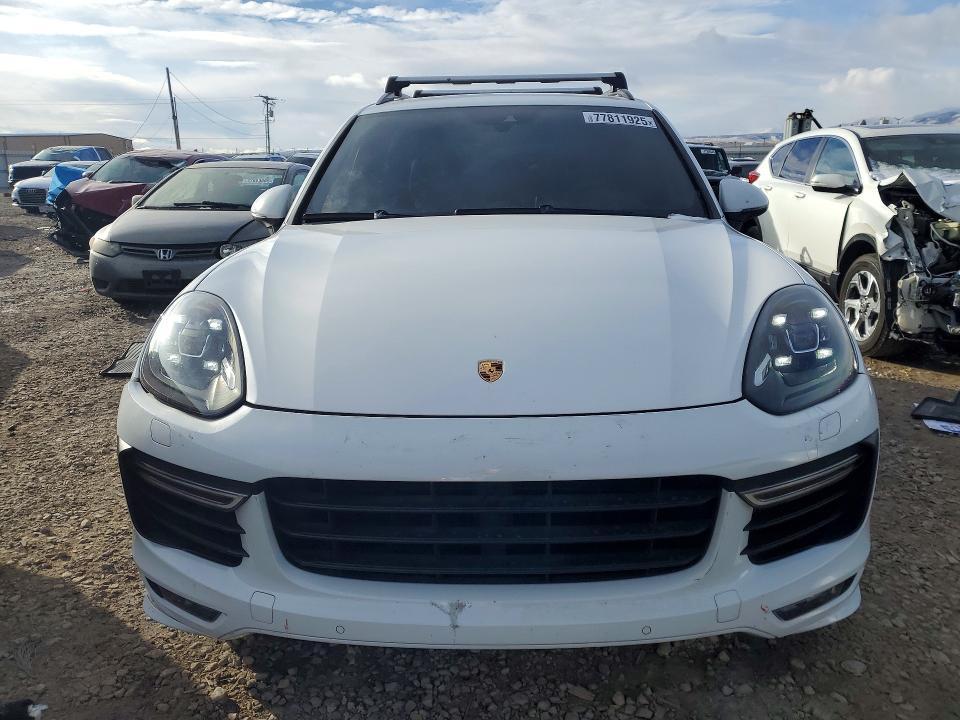 2017 Porsche Cayenne gts