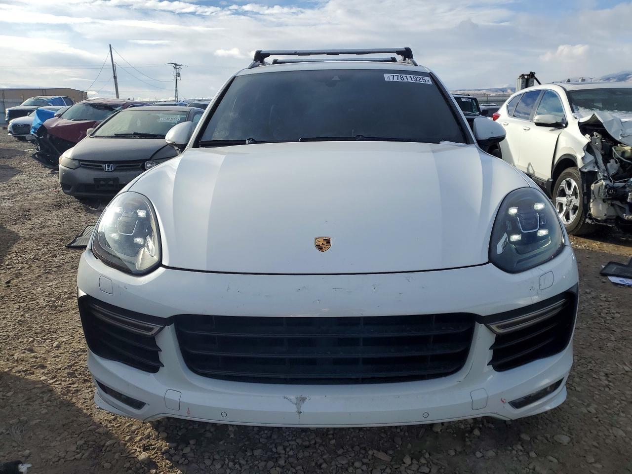 2017 Porsche Cayenne gts