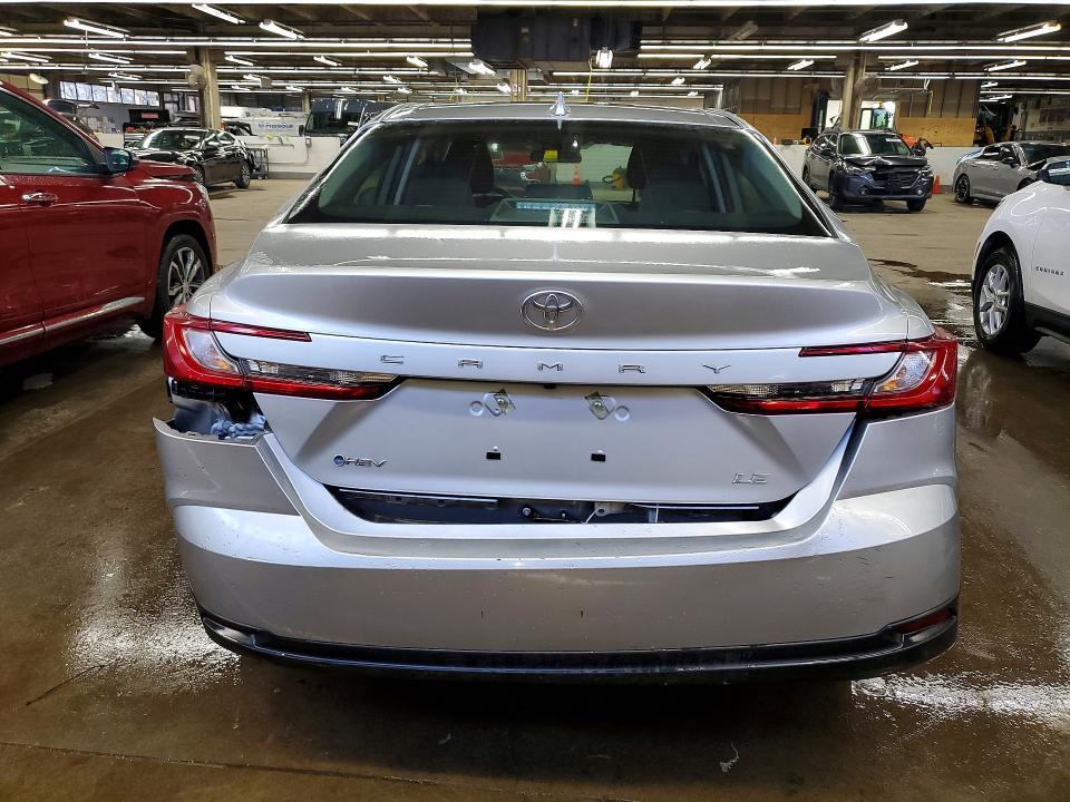 2025 Toyota Camry le