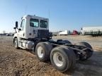 2013 Freigliner 2013 Freightliner Cascadia Truck Cab AND Chassis