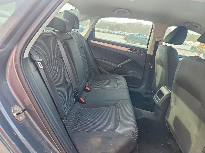 2016 Volkswagen Passat s