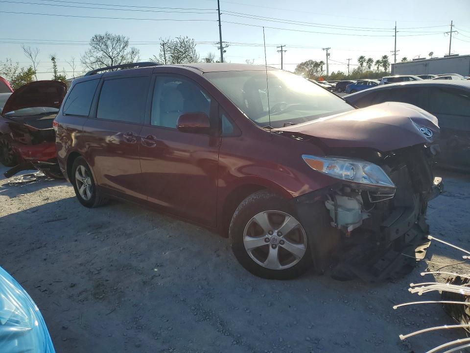 2014 Toyota Sienna le