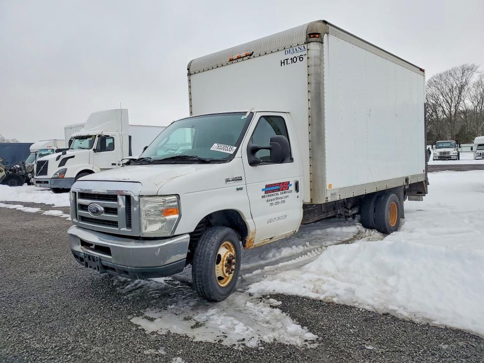 2015 Ford E350 BOX Truck
