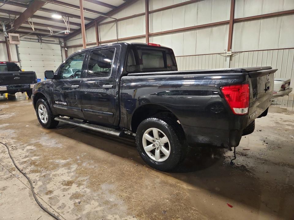 2014 Nissan Titan SV