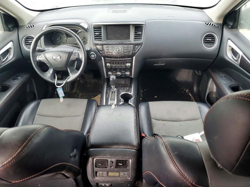 2020 Nissan Pathfinder sv