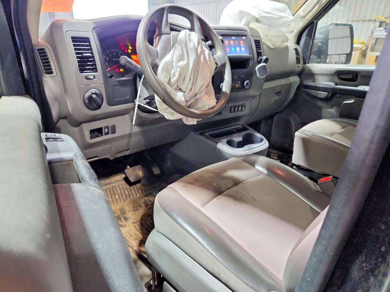 2019 Nissan NV 2500 Utility / Service Van