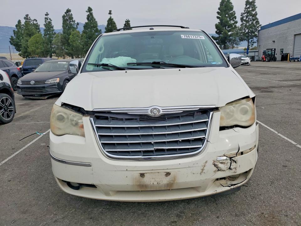2010 Chrysler Town & Country Limited