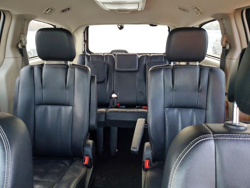 2016 Chrysler Town & Country Touring