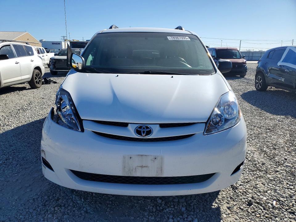 2008 Toyota Seinna
