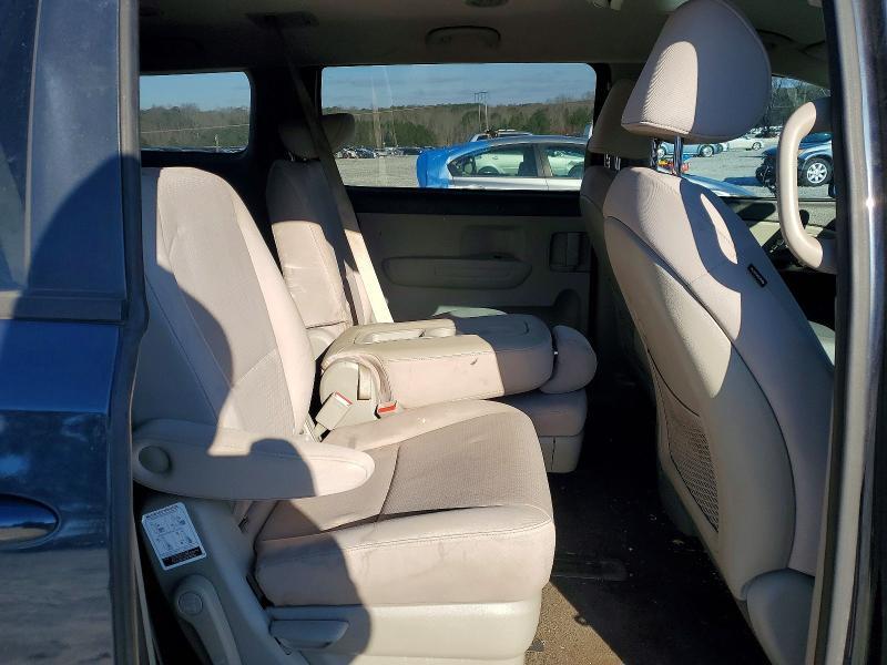 2016 KIA Sedona lx