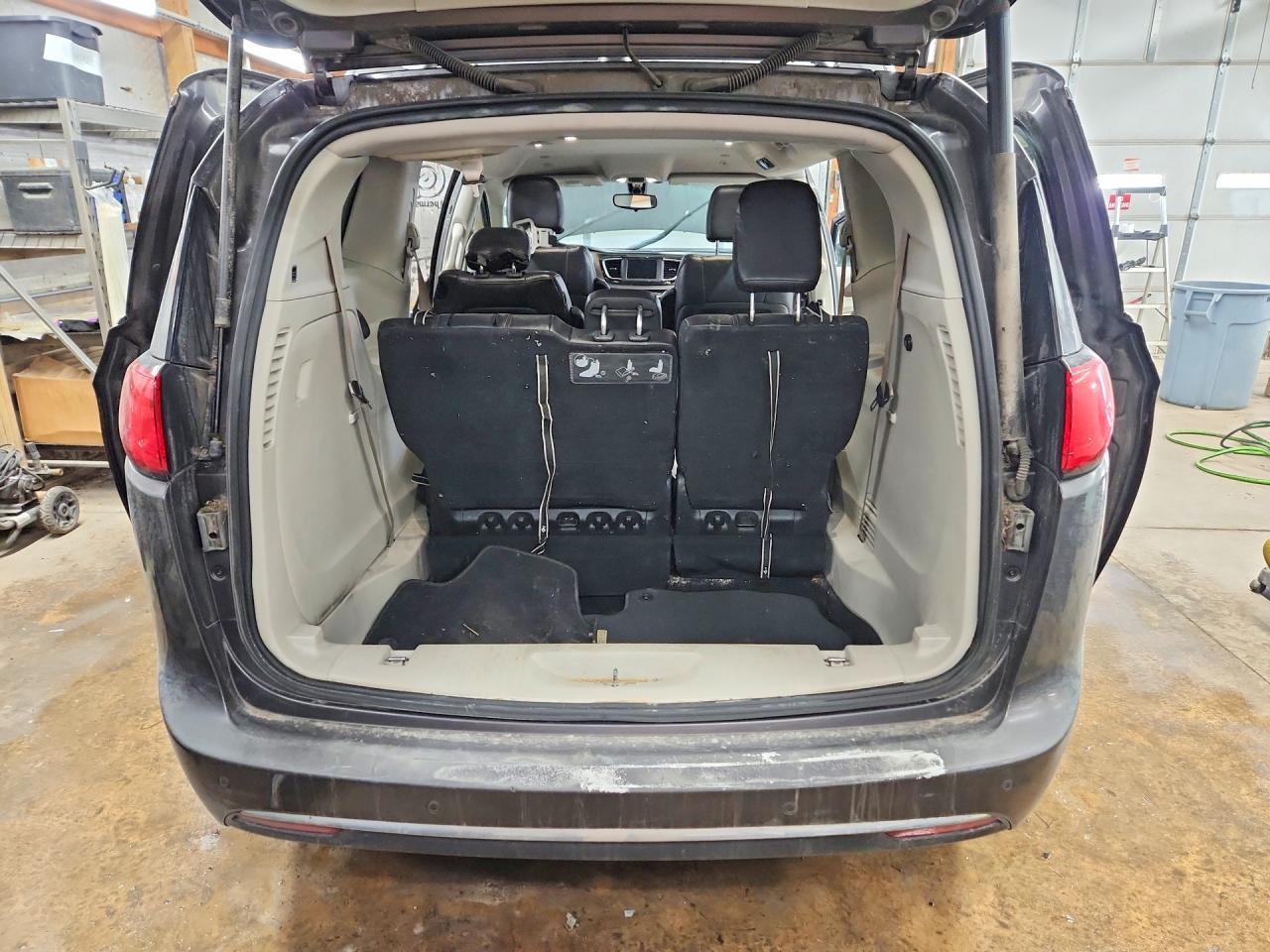 2018 Chrysler Pacifica Touring l