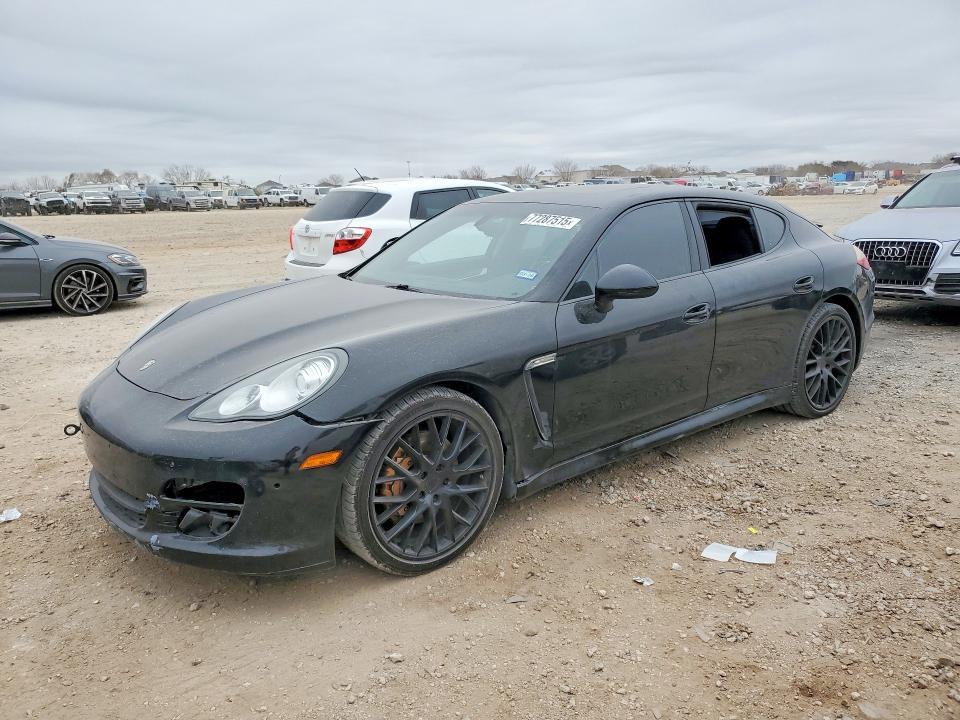 2011 Porsche Panamera 2
