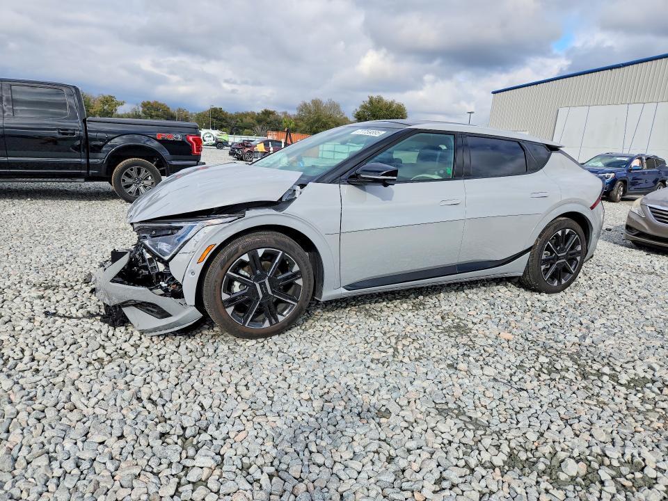 2025 KIA EV4