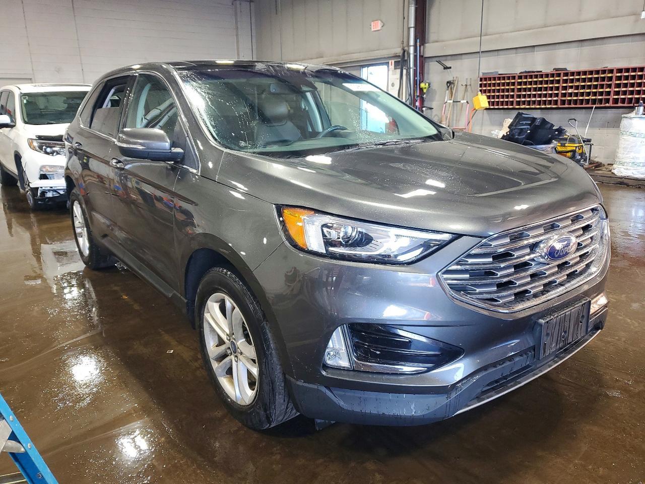 2019 Ford Edge sel