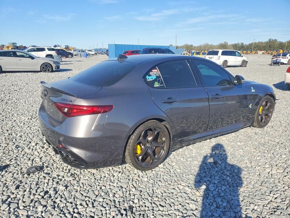 2021 Alfa Romeo Giulia Quadrifoglio