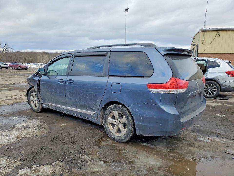 2014 Toyota Sienna le