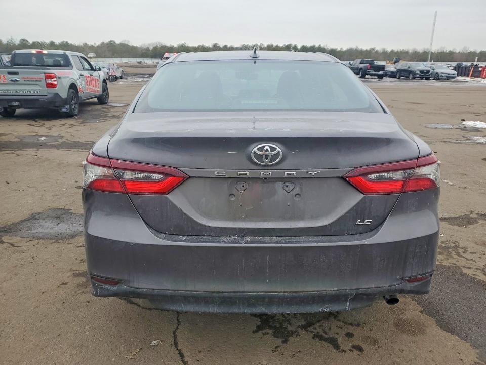 2021 Toyota Camry le