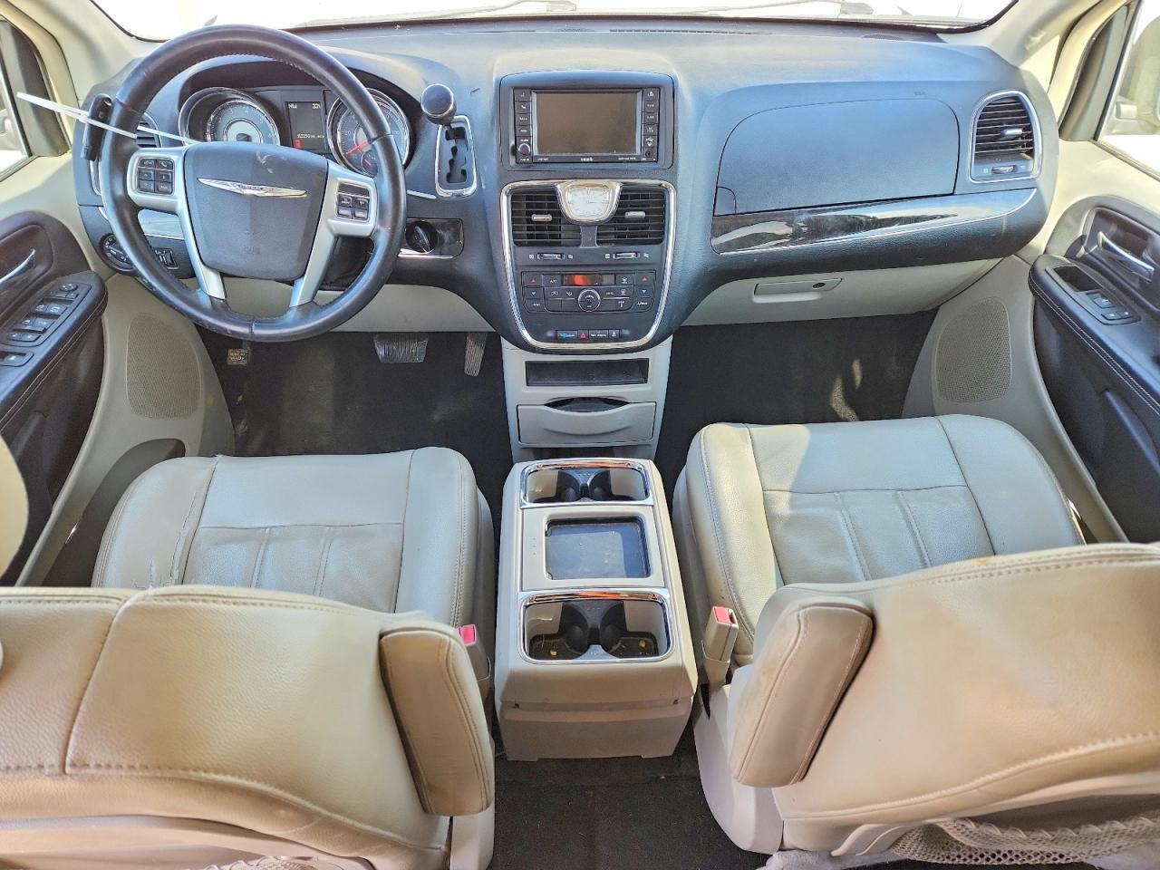 2013 Chrysler Town & Country Touring