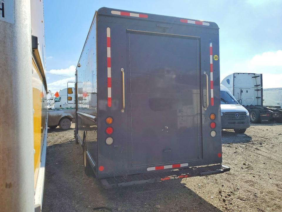 2020 Freightliner MT45G Chassis Delivery Truck