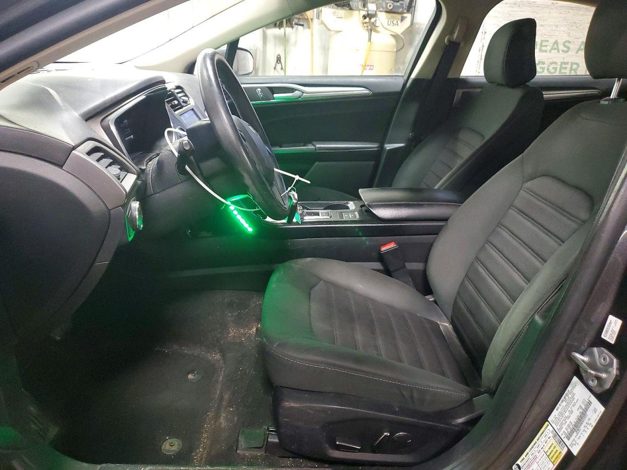 2020 Ford Fusion se