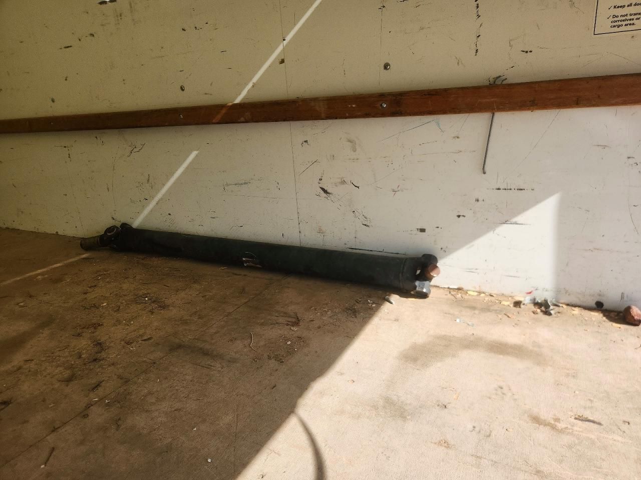 2023 GMC Savana CUT-BOX Truck