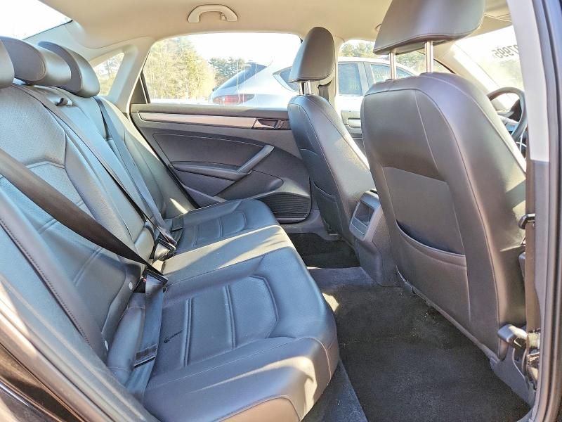 2013 Volkswagen Passat s