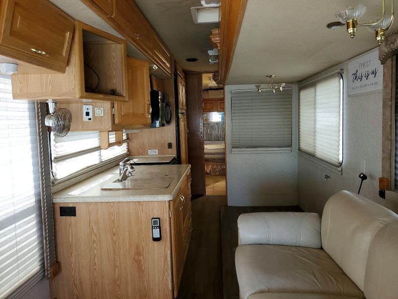 2004 Freightliner Chassis xc rv