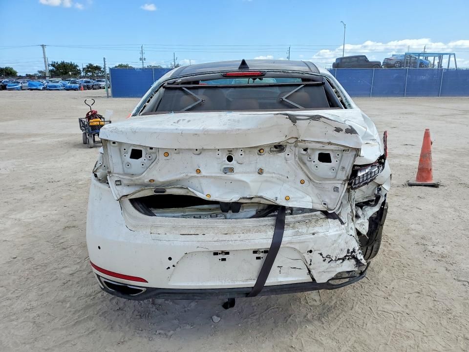 2017 KIA Cadenza Premium