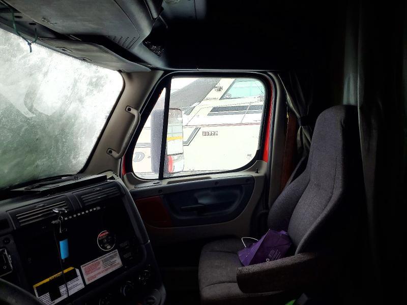 2017 Freightliner Cascadia 125 Semi Truck