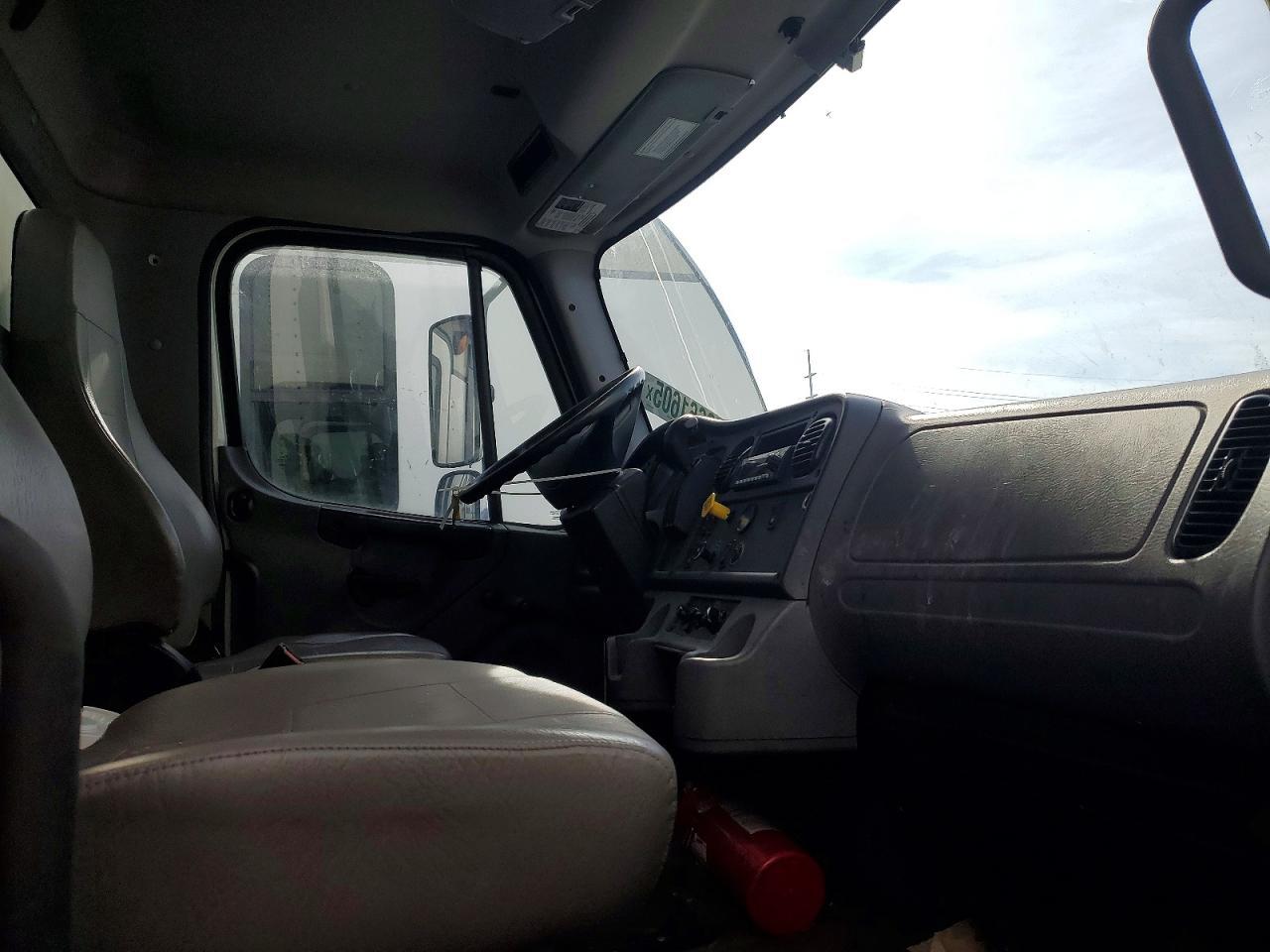 2022 Freightliner M2 106 MED