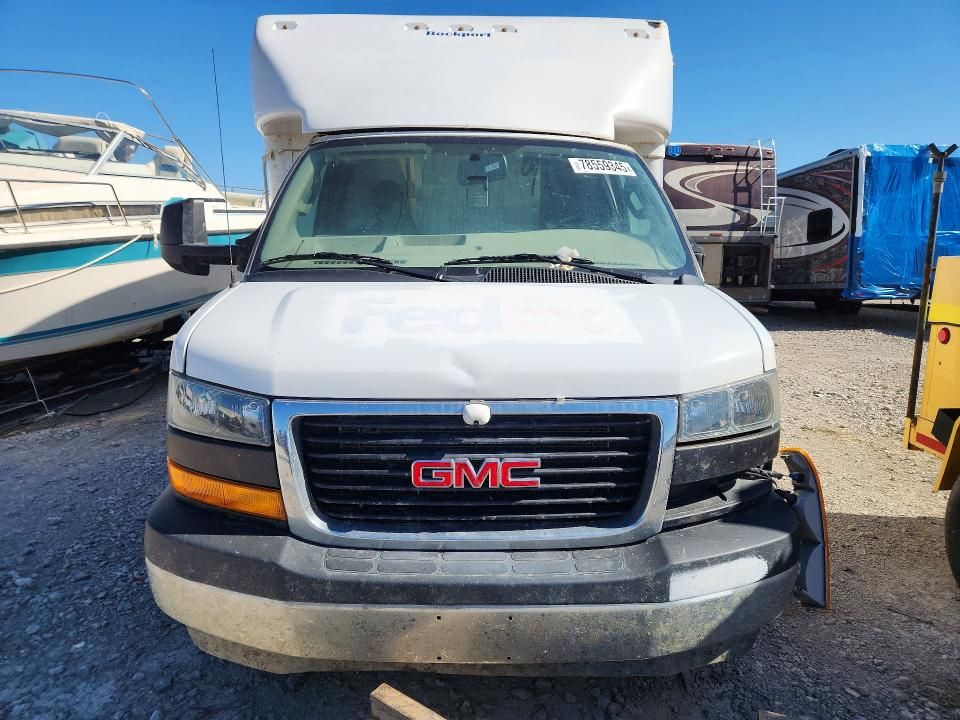 2023 GMC Savana Cutaway G3500