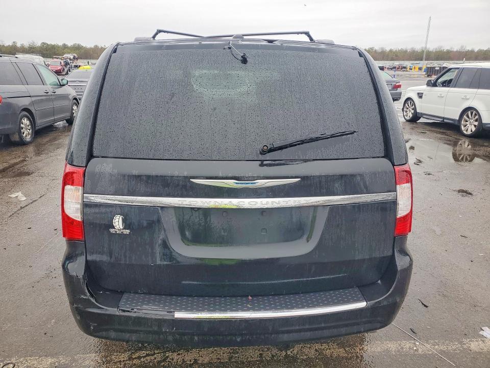 2016 Chrysler Town & Country Touring