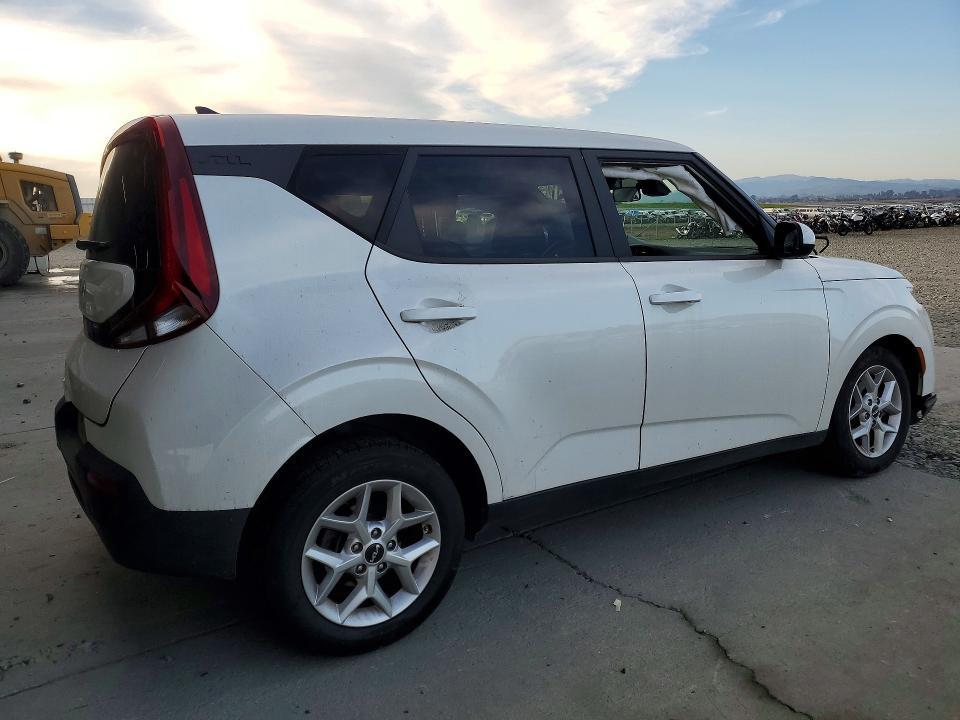 2022 KIA Soul lx