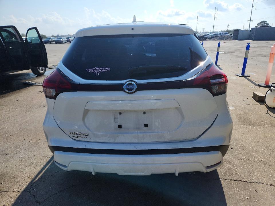 2021 Nissan Kicks s