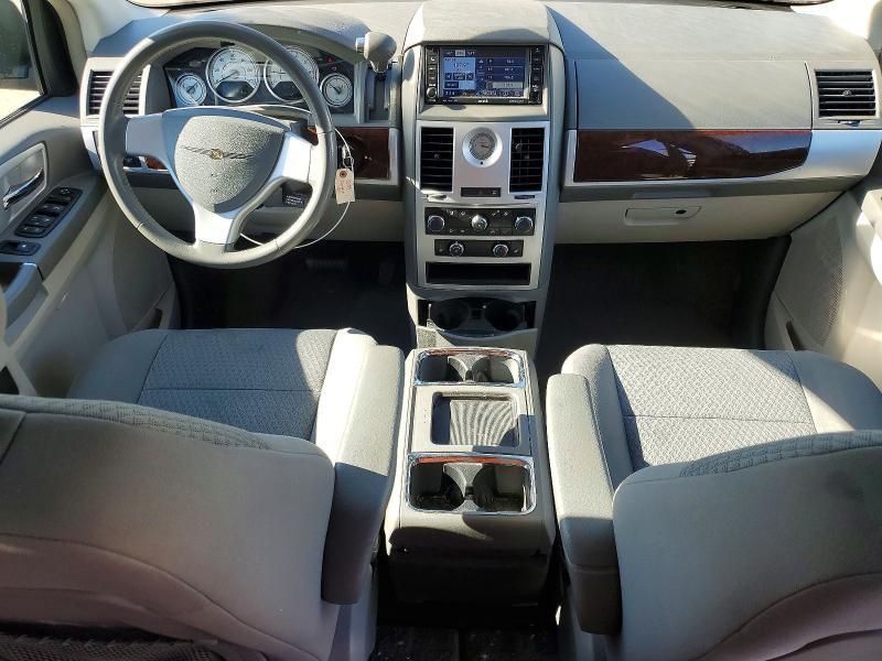 2010 Chrysler Town & Country Touring