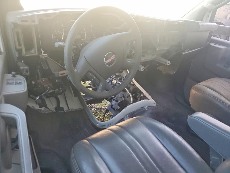 2022 GMC Savana BOX Truck