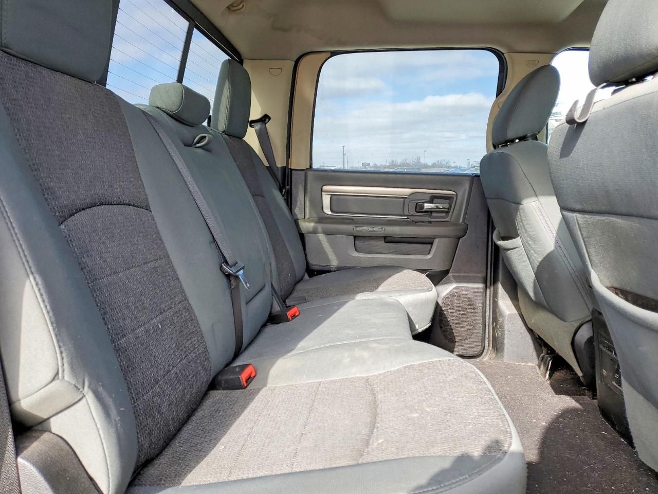 2016 Dodge Ram 1500 slt