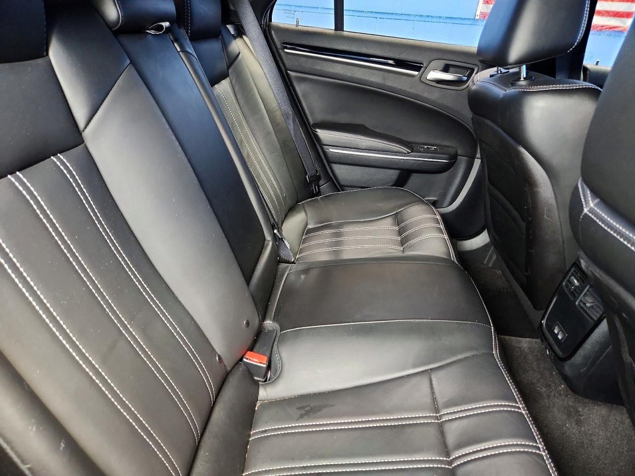 2018 Chrysler 300 s