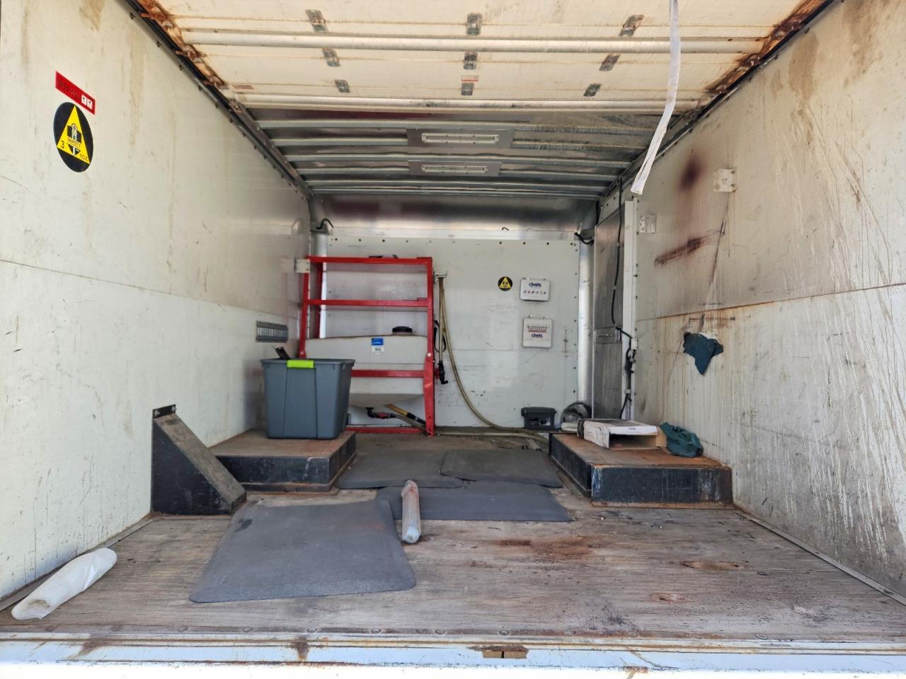 2013 Ford F350 Super Duty BOX Truck
