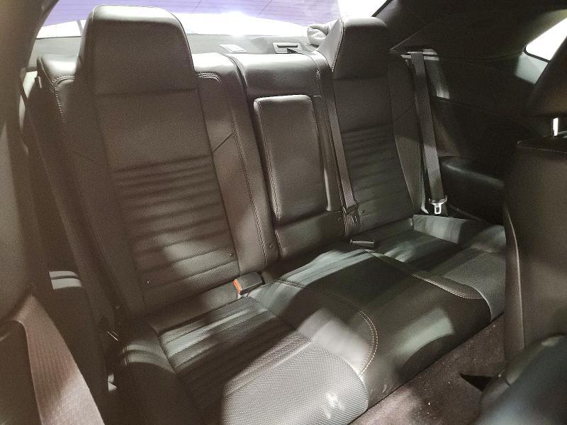 2016 Dodge Challenger r