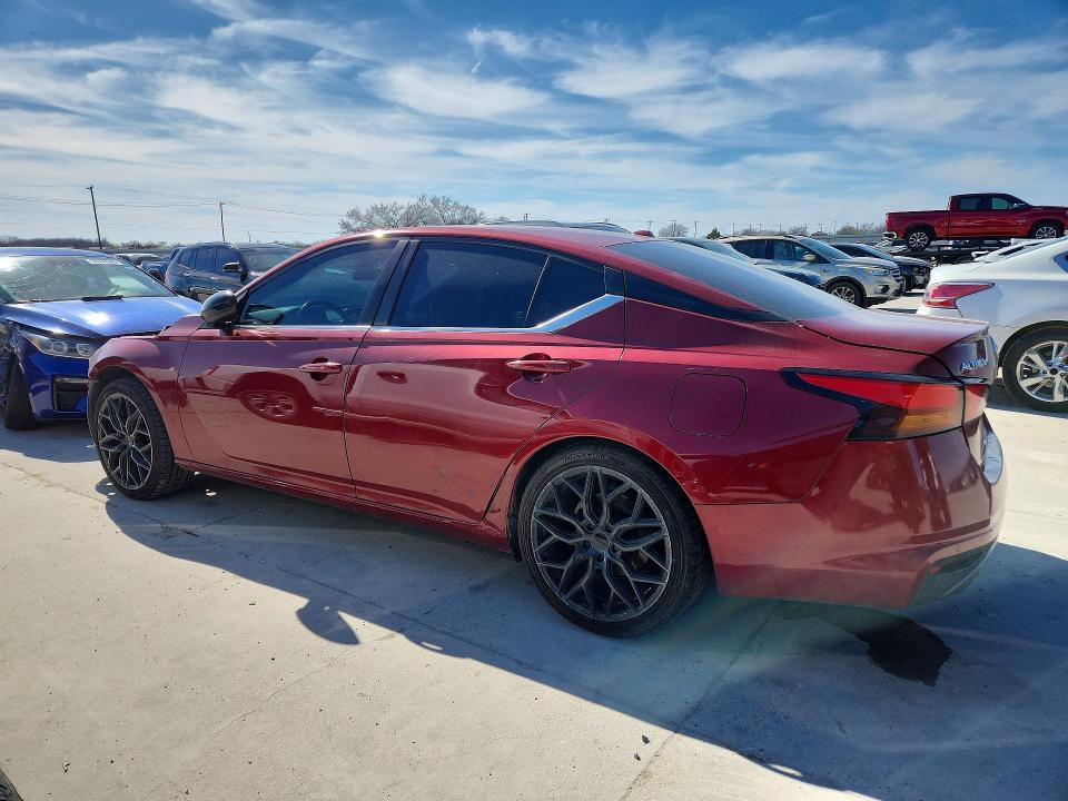 2022 Nissan Altima sr