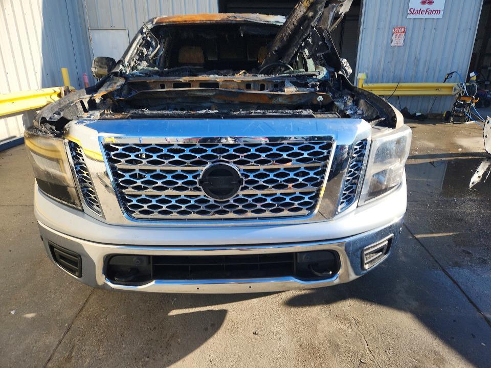 2019 Nissan Titan sv