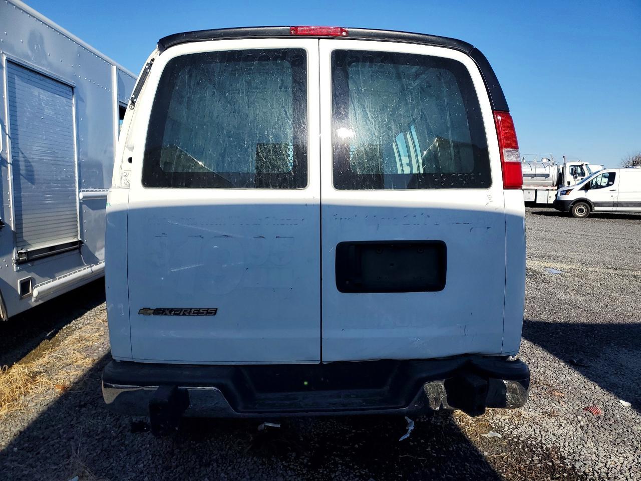 2025 Chevrolet Express G2500